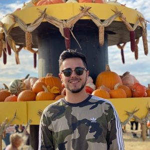 Meet your Posher, Luis